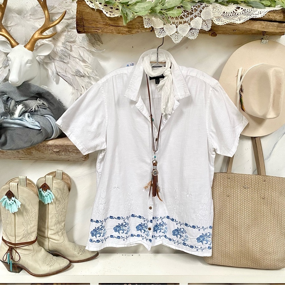 Prairie/folk vibe embroidered floral boho shirt/covet up resort vacay vibe